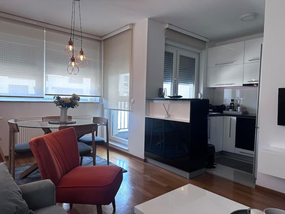 Apartman Pionirska Dolina 塞拉耶佛 外观 照片
