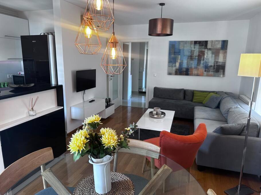 Apartman Pionirska Dolina 塞拉耶佛 外观 照片
